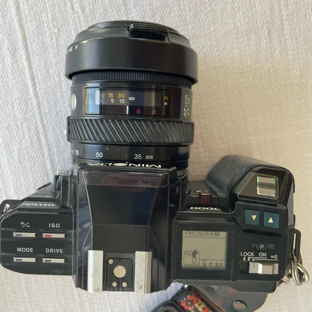 Minolta Maxxum 7000 35mm Camera w/ AF Lens 35-70 mm UNTESTED